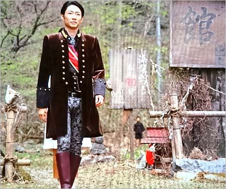 『貴族探偵』4話、幽霊が登場?少年の人影が写り込んでいたシーン