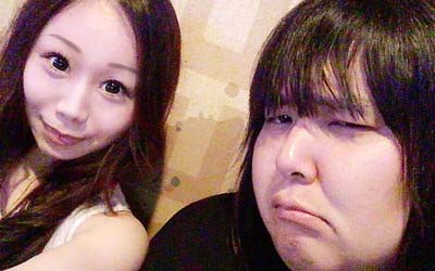 門楼まりりんとガリガリガリクソン容疑者のツーショット写真