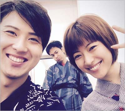 尾上松也と瀧本美織のツーショット