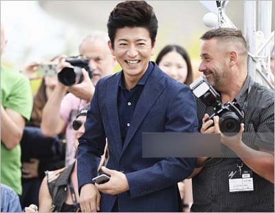 『第70回カンヌ映画祭』公式会見で撮影の木村拓哉