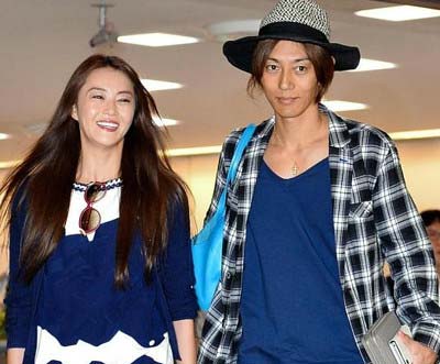 観月ありさと夫・青山光司のツーショット