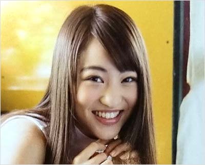 元NMB48の岡田梨紗子が松田美子に改名、週刊ポストで披露したグラビアのワンカット