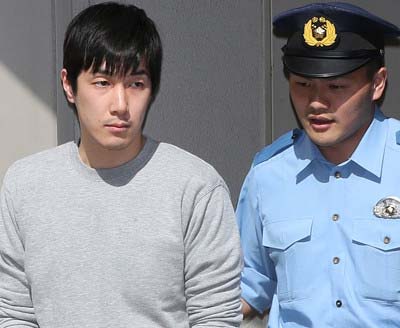 身柄を送検される橋爪遼