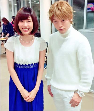 山崎夕貴アナ&おばたのお兄さんのツーショット写真