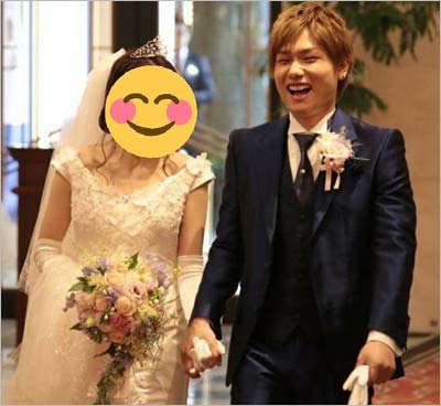 後藤泰観と妻・ひらのはるかの結婚式ツーショット