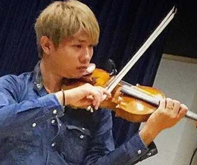 後藤泰観の薬指に指輪