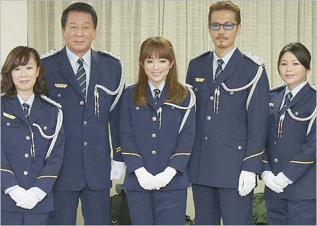 法務省矯正支援官委嘱式で撮影の浜崎あゆみ、杉良太郎、EXILE・ATSUHI