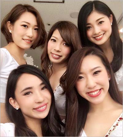 土屋太鳳の姉・土屋炎伽がインスタグラムに投稿しているフロンティアレッツメンバーとの写真