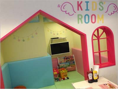 辻希美の母親が経営のハンバーガーショップ『Ciel Amour(シエル アムール)』のキッズルーム