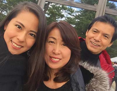 阿部祐二、阿部まさ子、阿部桃子のスリーショット