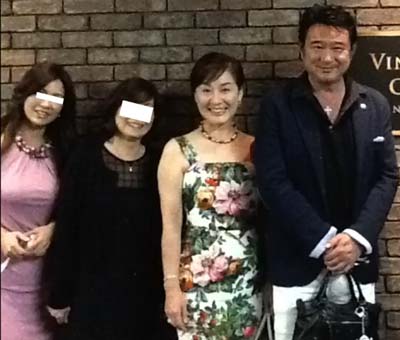 松居一代が動画で公開した不倫相手女性との写真