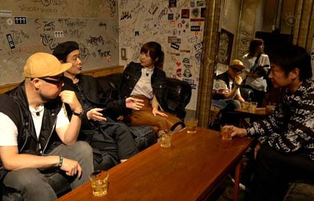 『真夜中』で指原莉乃がクラブで号泣したシーン1枚目