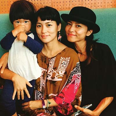 桃生亜希子が投稿した宝生舞とのプライベート写真