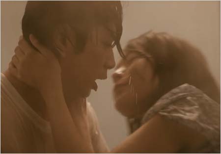 ナラタージュの松本潤と有村架純のキスシーン2枚目