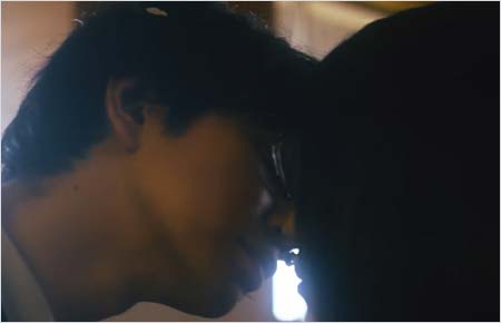 ナラタージュの松本潤と有村架純のキスシーン1枚目