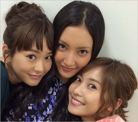 佐野ひなこ、菜々緒、桐谷美玲のスリーショット2枚目
