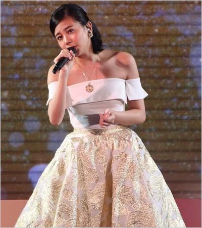 『大川隆法イン東京ドーム』に出演し、映画の主題歌を歌唱する千眼美子(清水富美加)