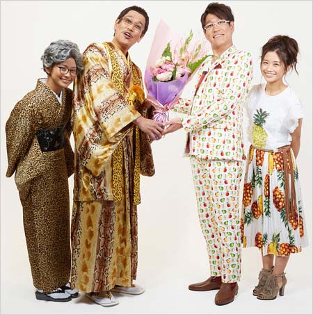 ピコ太郎、古坂大魔王、安枝瞳、多味の4ショット写真2枚目