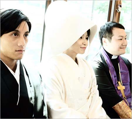 misono＆Nosuke電車挙式、紋付き袴、白無垢姿の写真1枚目