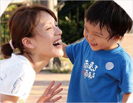 今井絵理子議員の元カレ・冨重代機が撮影した親子ツーショット写真