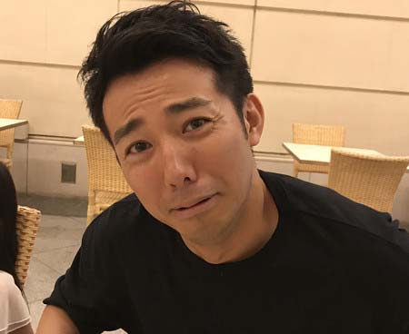 現在のピース・綾部祐二