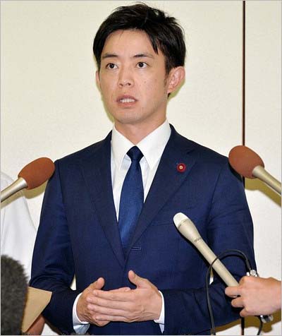 会見で政活費の不正請求疑惑を否定した橋本健
