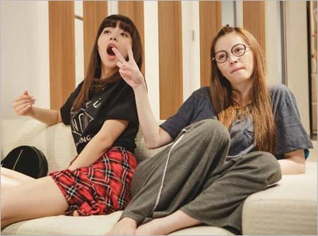 『アイ~私と彼女と人工知能~』で共演の池田エライザ&香里奈の画像1枚目