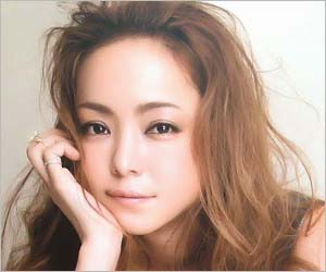 安室奈美恵が来年9月で引退宣言 辞める理由は京都移住し第2の人生 デビュー25周年に公式サイトでコメント発表 今日の最新芸能ゴシップニュースサイト 芸トピ