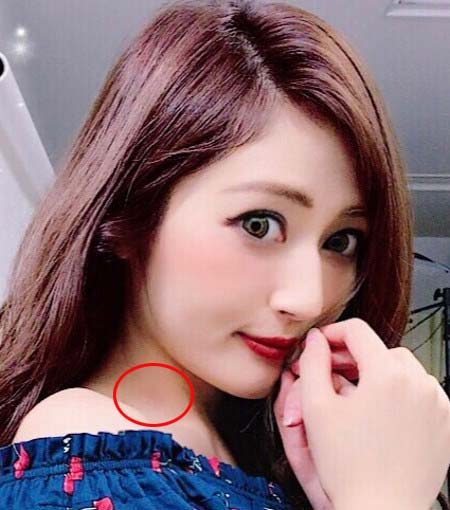 新藤まなみ(太田希望)のキスマーク疑惑2枚目