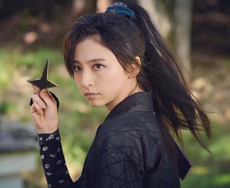 BS-TBS『水戸黄門』でくノ一・誌乃役を演じる篠田麻里子