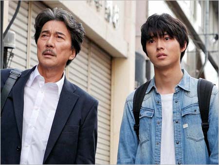 TBSドラマ『陸王』第1話ワンシーン(役所広司&山崎賢人)