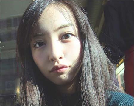 板野友美 in France カフェ アップ