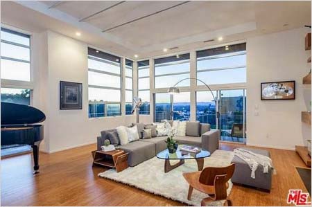 チャールス・ギリングハムの豪邸内部1枚目