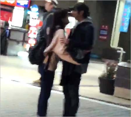 飯村貴子といしだ壱成の週刊文春の隠し撮りツーショット抱き合い