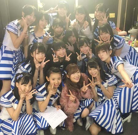 STU48のメンバーと指原莉乃