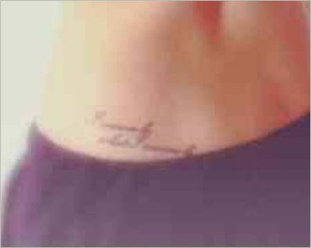 市井紗耶香の腰タトゥー