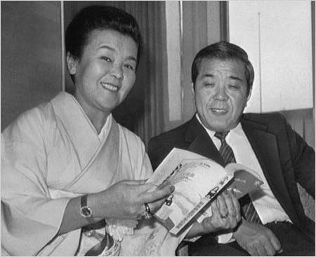 野村沙知代&野村克也(1985年撮影)