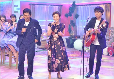 『第3回 明石家紅白!』で共演した大竹しのぶ&明石家さんま