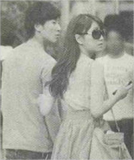 三田友梨佳アナ&金子侑司選手の腕組みデートツーショット2枚目