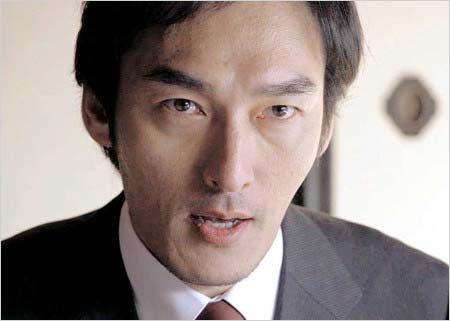 『NHKスペシャル 未解決事件 File.06 赤報隊事件 第1夜～実録ドラマ～』出演の草彅剛