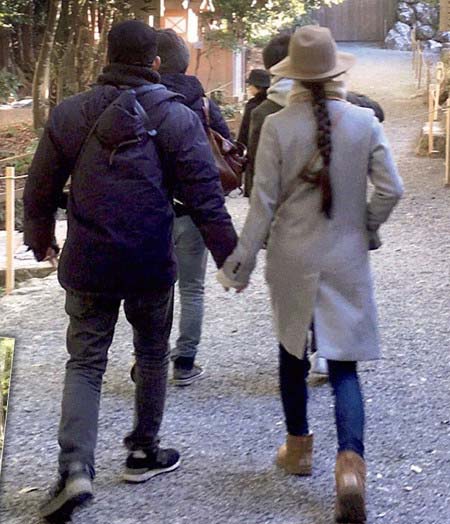 岡田准一&宮崎あおいのツーショット(伊勢神宮)