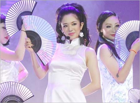 中国で活動する蒼井そら