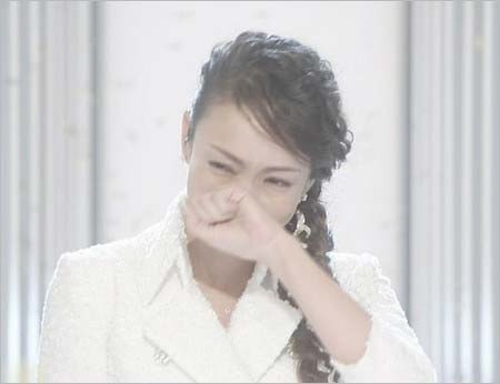 最後の紅白に出演した安室奈美恵3枚目