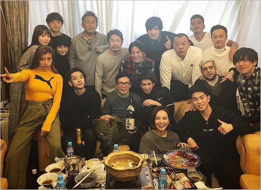 ワンオク・Takaの新年会参加のローラなど豪華メンバー