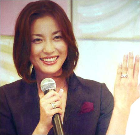 瀬戸朝香が結婚発表当時の写真