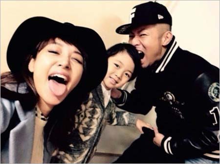 鈴木紗理奈、TELA-C、長男・利音の元家族スリーショット