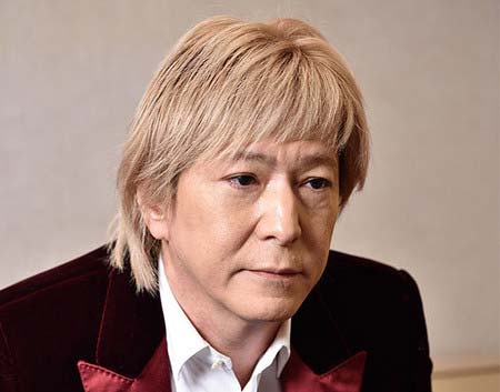 週刊文春のインタビューに応じた小室哲哉