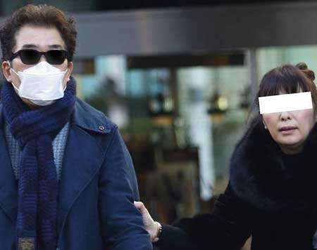 鈴木雅之と愛人・A子のツーショット