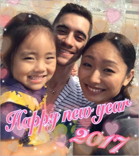 ハビエル・フェルナンデス、安藤美姫、長女・ひまわり 2017年の年明け投稿
