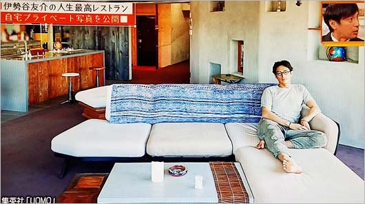 伊勢谷友介の自宅、リビング